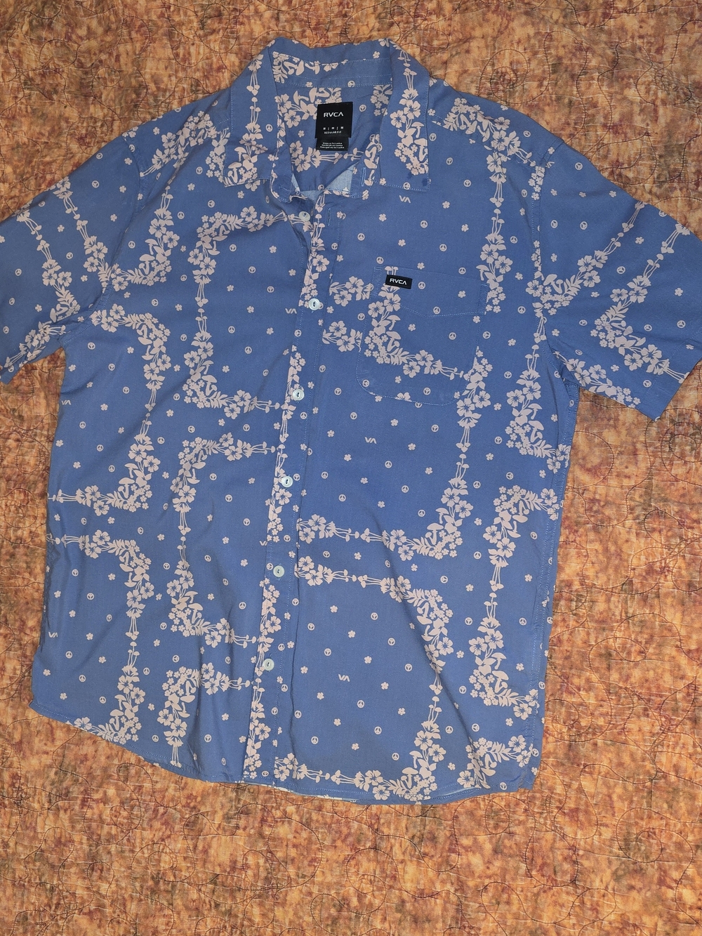 RVCA Loom Mens Short Sleeve Button Up Shirt Blue Pink Floral Peace Sign Size M